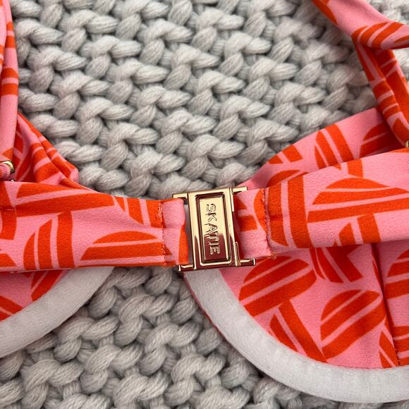 Skatie• ‘Claire’ Bikini Top in TROPICANA - Picture 7 of 13